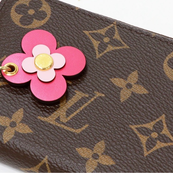 LOUIS VUITTON Monogram Clemence Zippy Wallet with flower charm - Picture 13 of 13